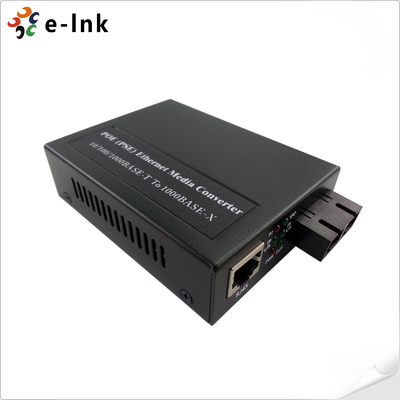1-poort 1000BASE-SFP naar 2-poort 10/100/1000BASE-T 802.3at PoE Media Converter